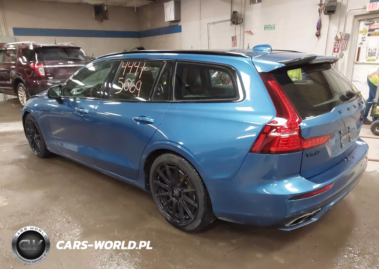 2020 Volvo V60 T5 R-Design VIN:YV1102EM2L2374561 - 3
