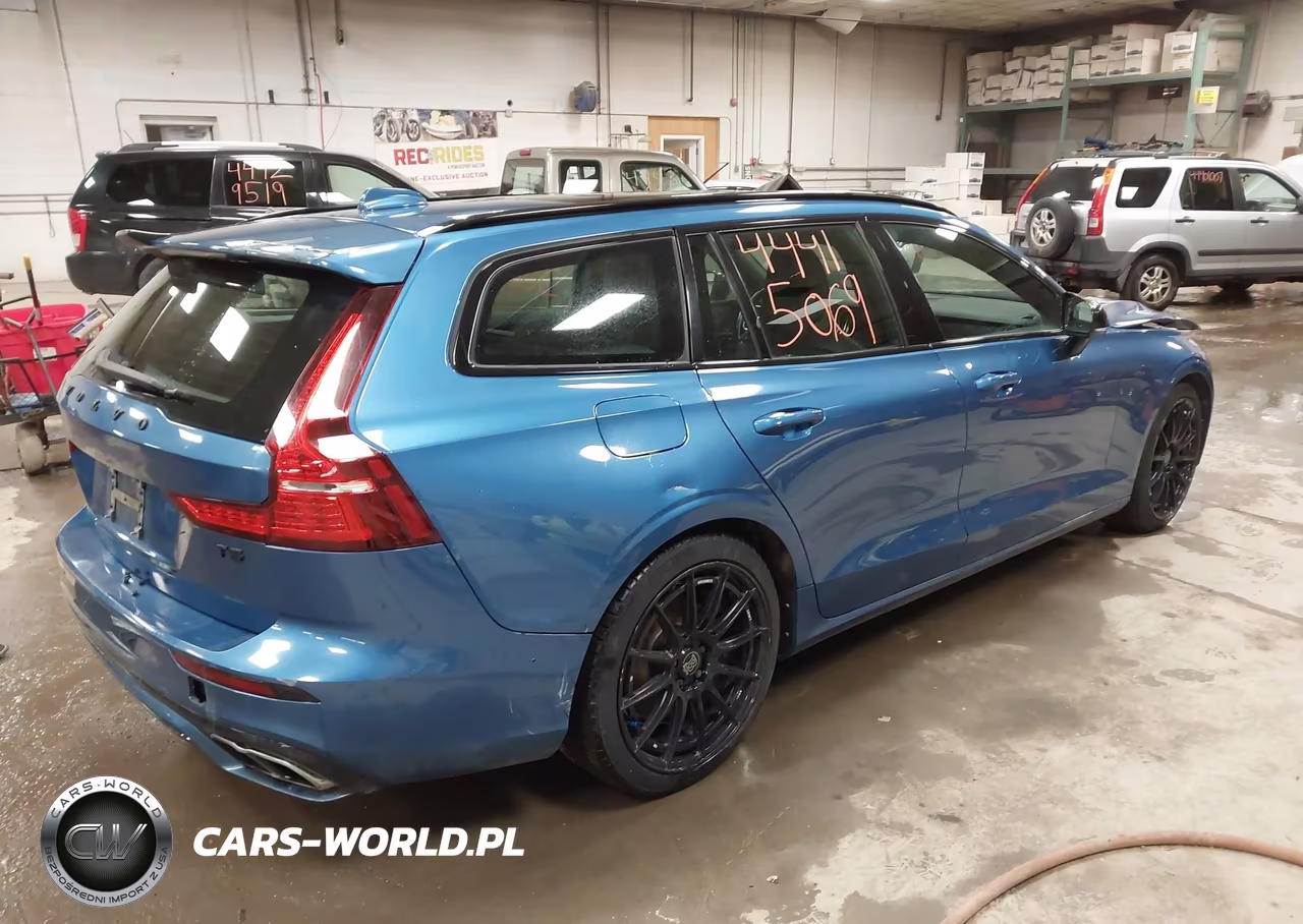 2020 Volvo V60 T5 R-Design VIN:YV1102EM2L2374561 - 4