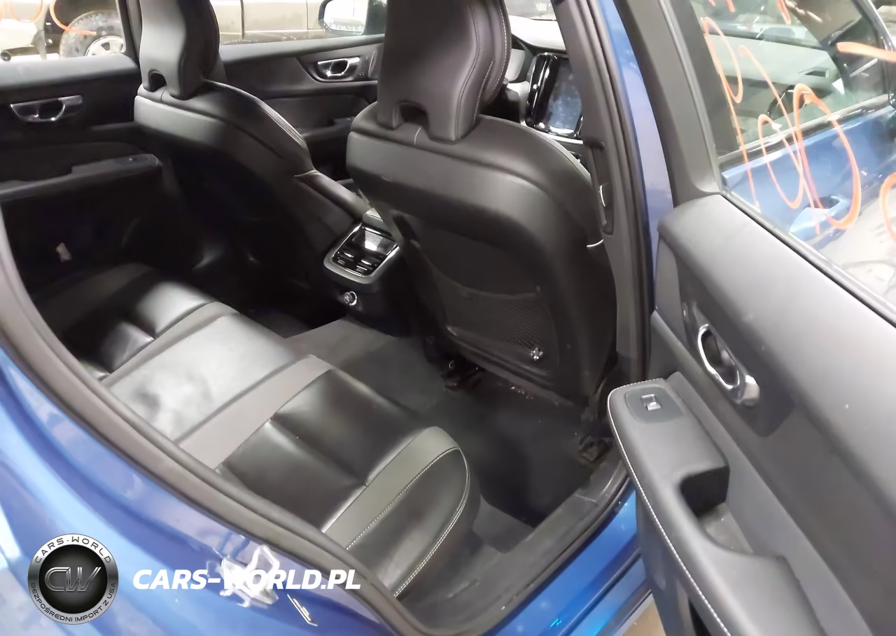 2020 Volvo V60 T5 R-Design VIN:YV1102EM2L2374561 - 8