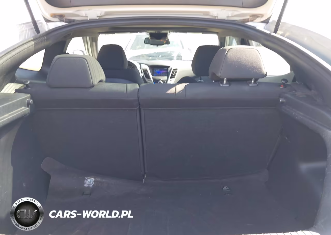 2017 Hyundai Veloster Value Edition VIN:KMHTC6AD9HU324086 - 17
