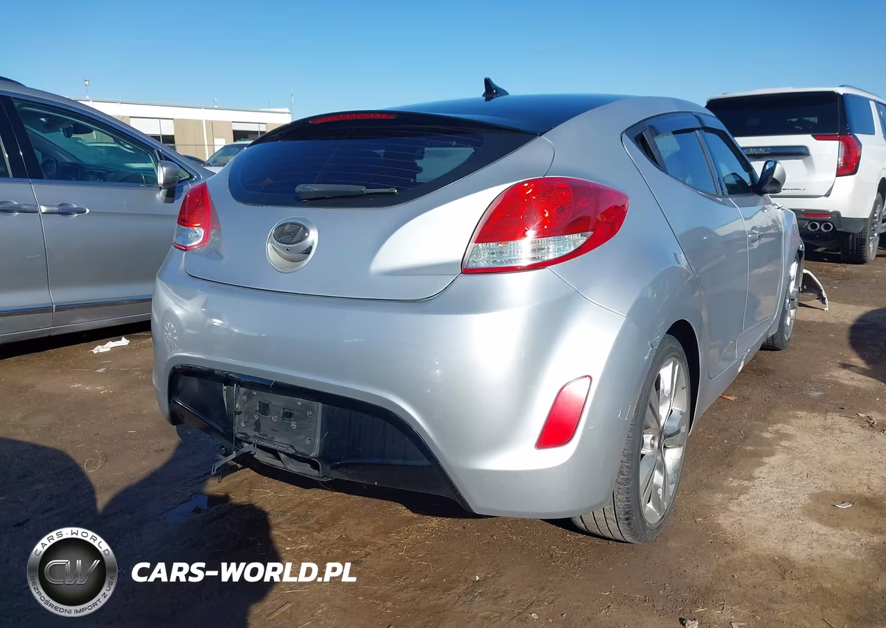 2017 Hyundai Veloster Value Edition VIN:KMHTC6AD9HU324086 - 4