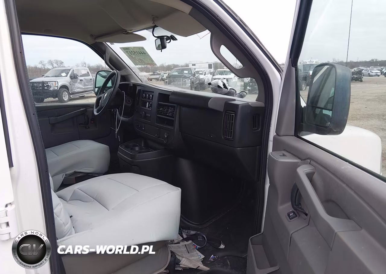 2018 Chevrolet Express 2500 Work Van VIN:1GCWGAFG1J1908517 - 5