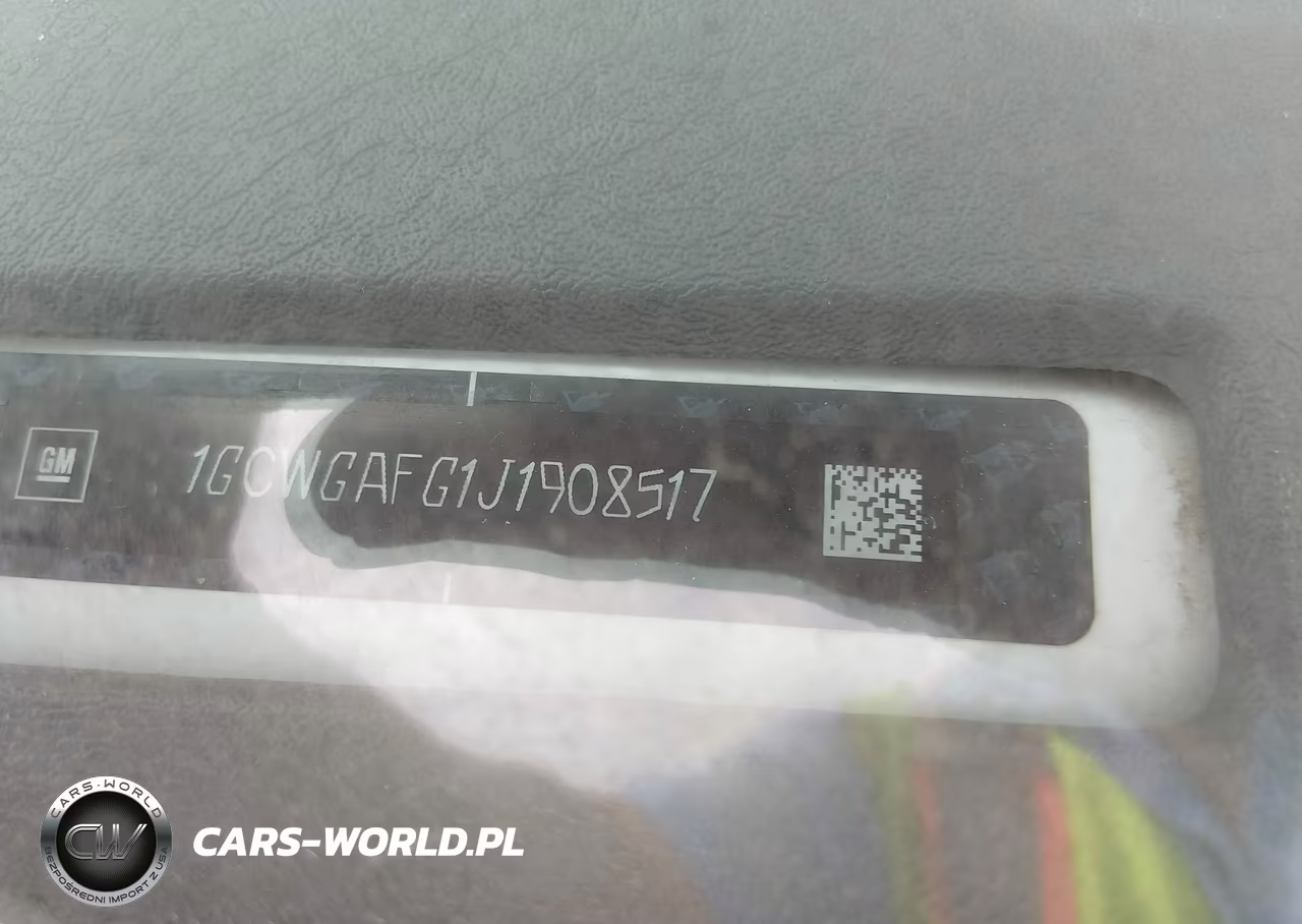 2018 Chevrolet Express 2500 Work Van VIN:1GCWGAFG1J1908517 - 9