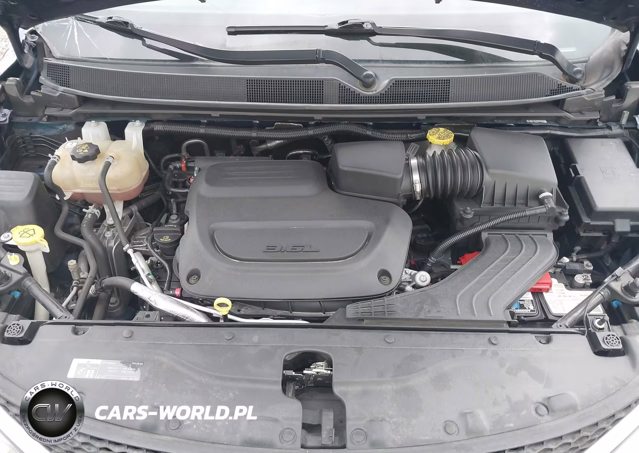 2019 Chrysler Pacifica Touring L VIN:2C4RC1BG1KR561069 - 10