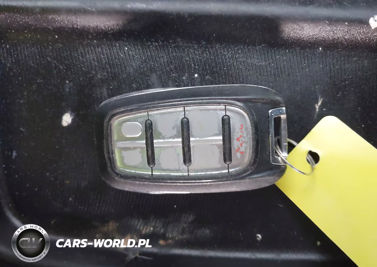 2019 Chrysler Pacifica Touring L VIN:2C4RC1BG1KR561069 - 11