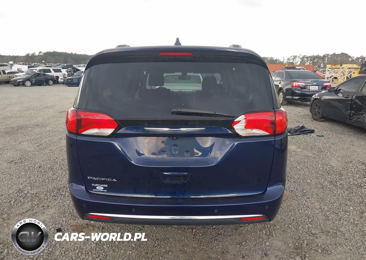 2019 Chrysler Pacifica Touring L VIN:2C4RC1BG1KR561069 - 16