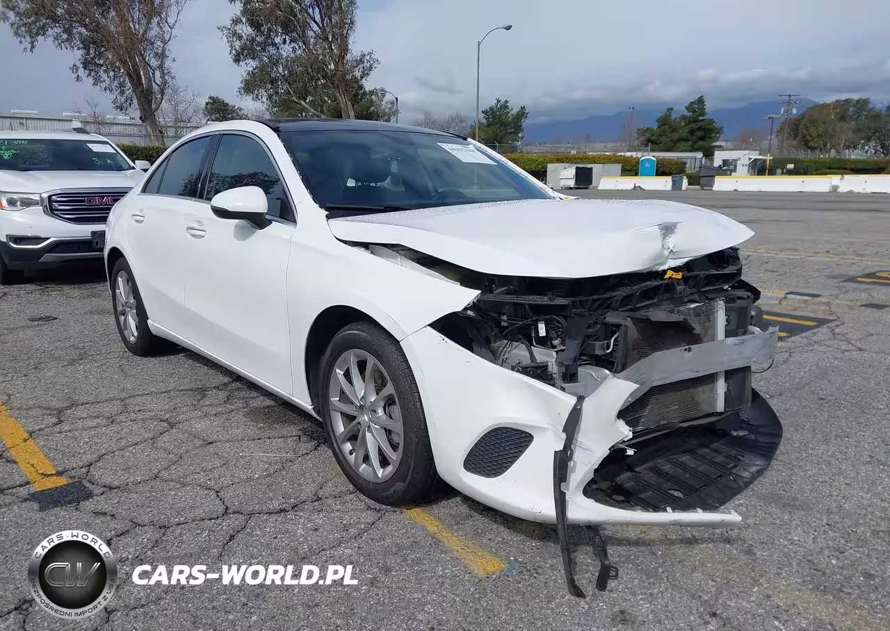 2019 Mercedes-Benz A 220