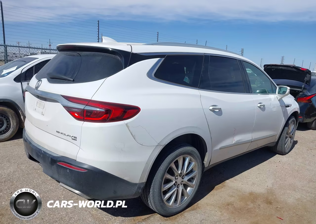 2018 Buick Enclave Essence VIN:5GAEVAKWXJJ224114 - 4