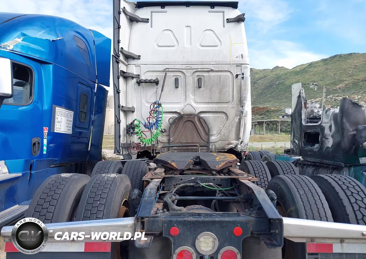 2020 Freightliner New Cascadia 126 VIN:3AKJHHDR0LSLL1083 - 19
