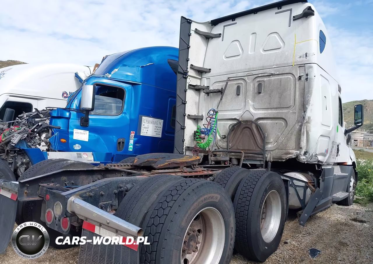 2020 Freightliner New Cascadia 126 VIN:3AKJHHDR0LSLL1083 - 4