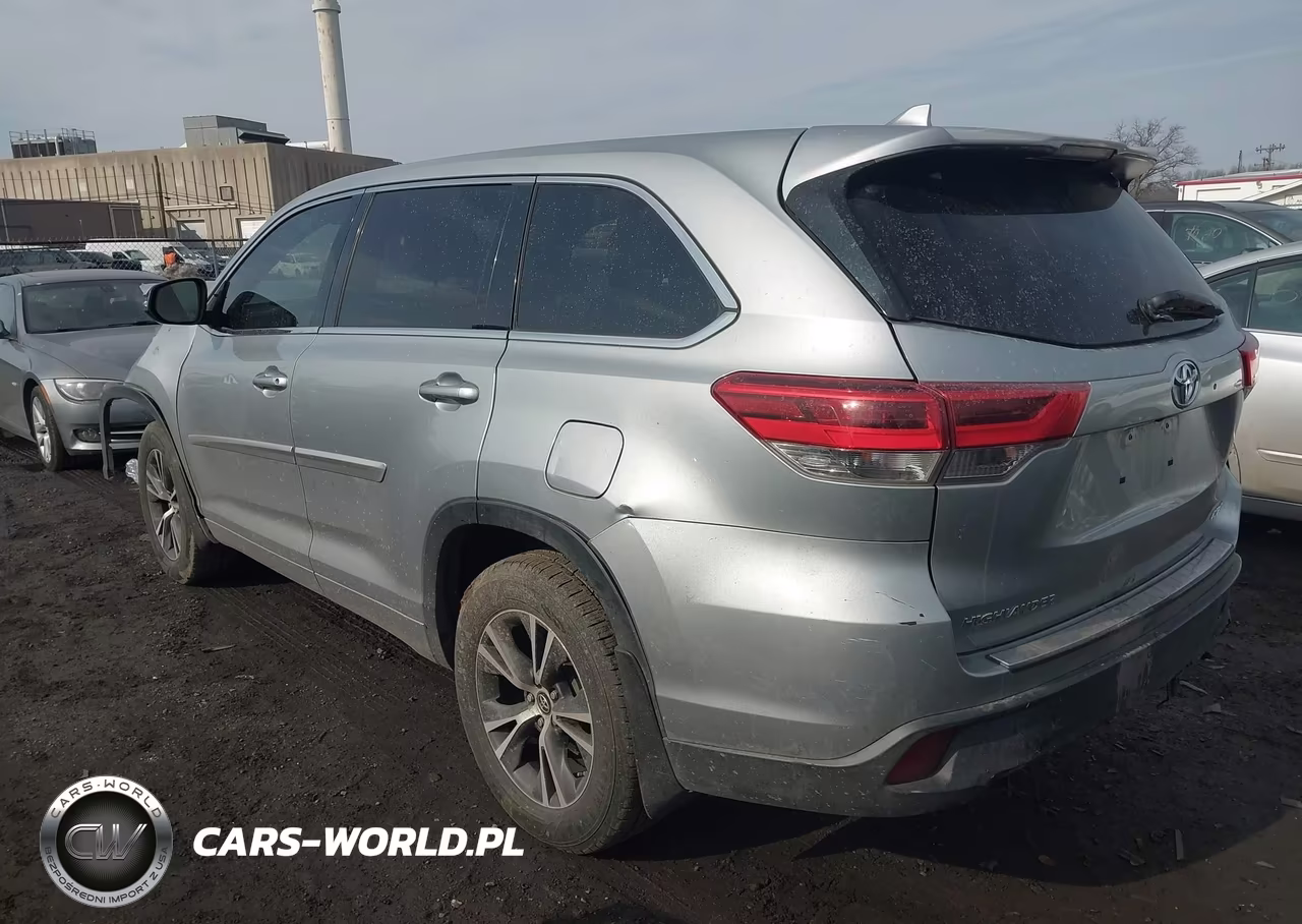 2017 Toyota Highlander Le Plus VIN:5TDBZRFH1HS437157 - 3