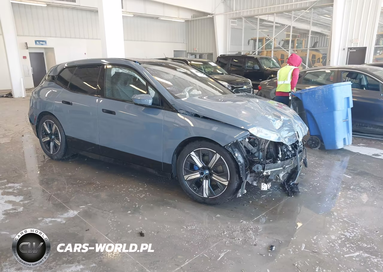 2025 BMW Ix xDrive50