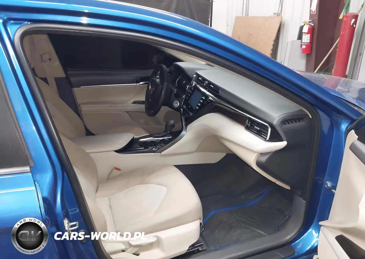 2020 Toyota Camry Le VIN:4T1C11AK5LU301484 - 5