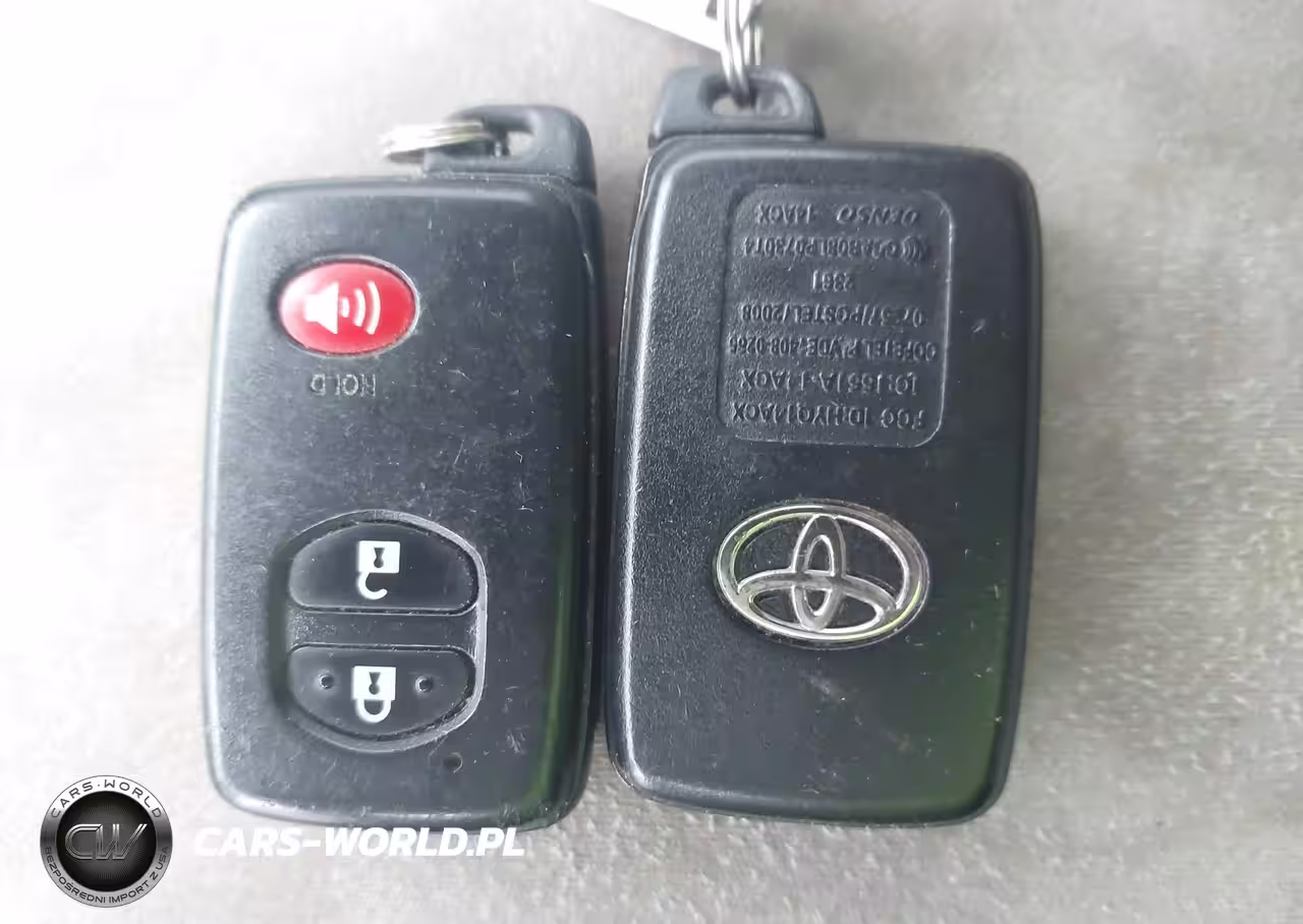 2013 Toyota Prius Two VIN:JTDKN3DU8D0341659 - 11