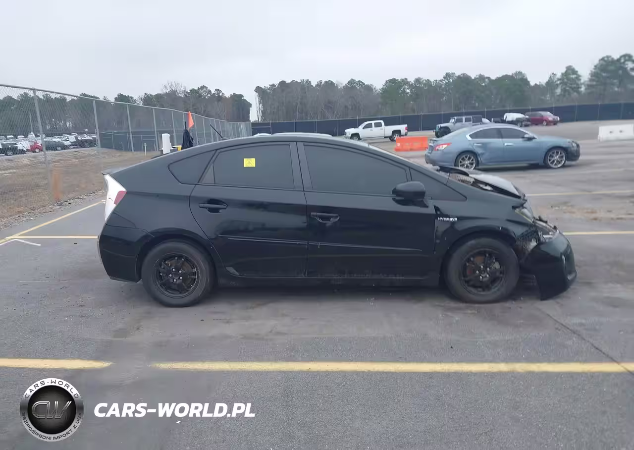 2013 Toyota Prius Two VIN:JTDKN3DU8D0341659 - 13
