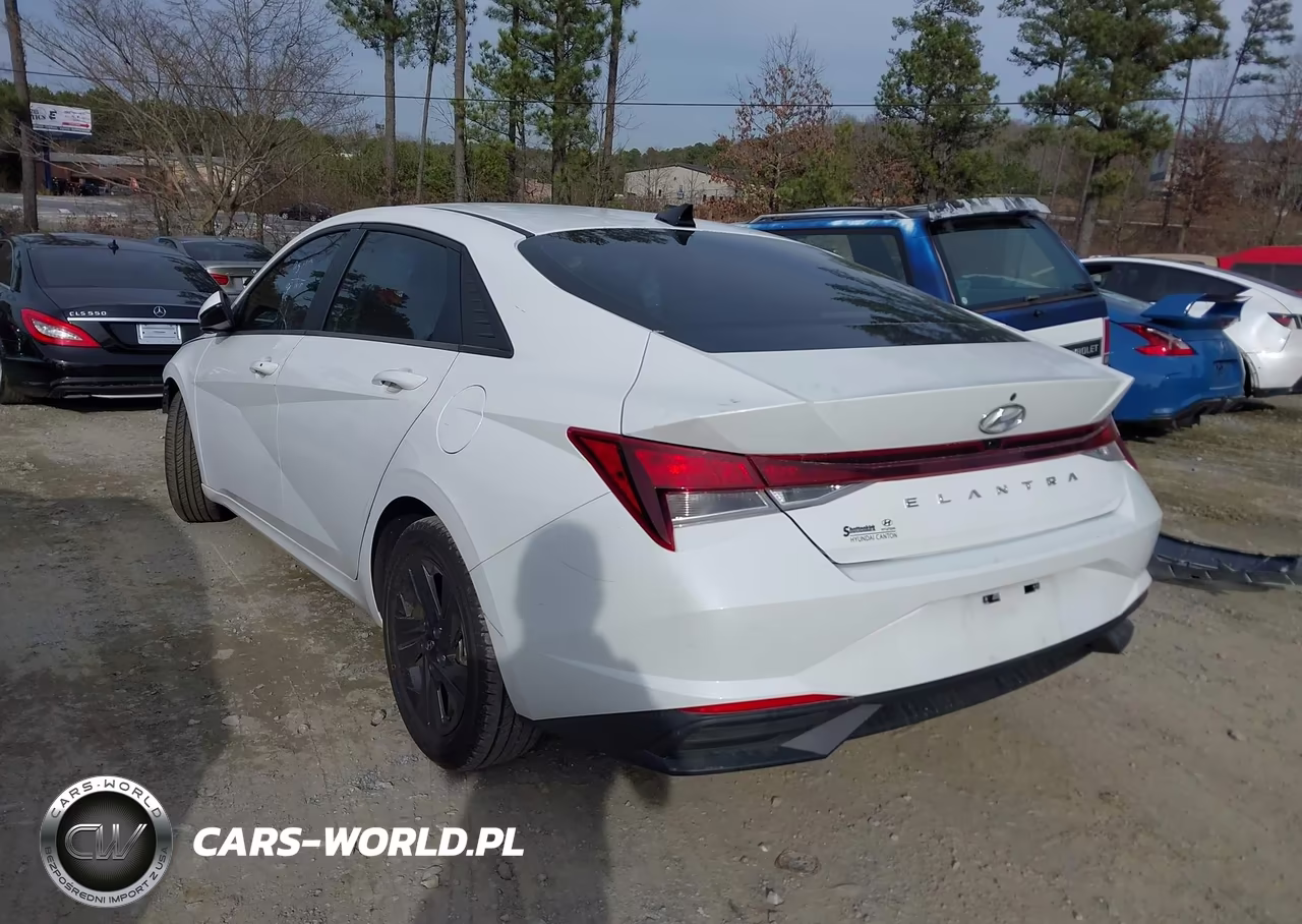 2022 Hyundai Elantra Sel VIN:5NPLM4AG2NH063955 - 3