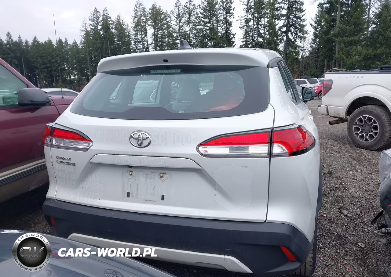 2022 Toyota Corolla Cross L VIN:7MUAAABG4NV009408 - 17