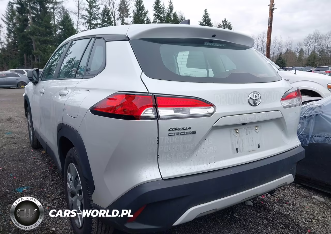 2022 Toyota Corolla Cross L VIN:7MUAAABG4NV009408 - 3