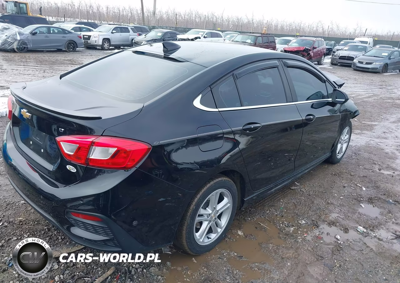 2018 Chevrolet Cruze Lt Auto VIN:1G1BE5SM8J7181809 - 4