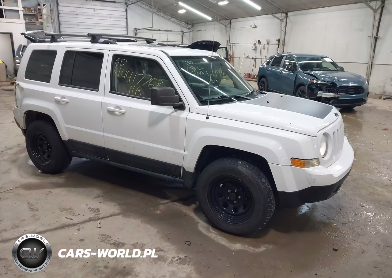 2011 Jeep Patriot Latitude X VIN:1J4NF4GB8BD282204 - 1