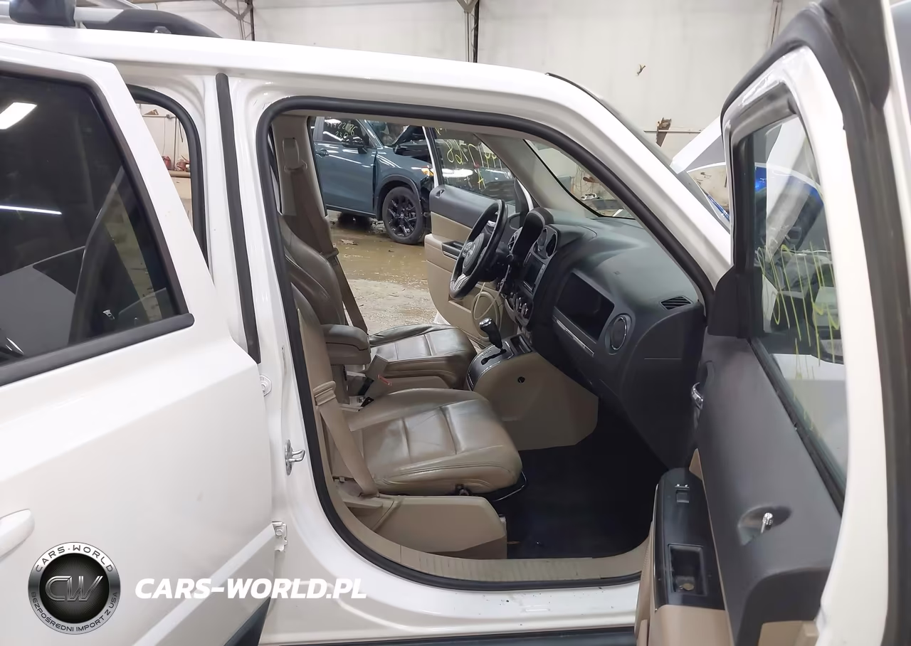 2011 Jeep Patriot Latitude X VIN:1J4NF4GB8BD282204 - 5