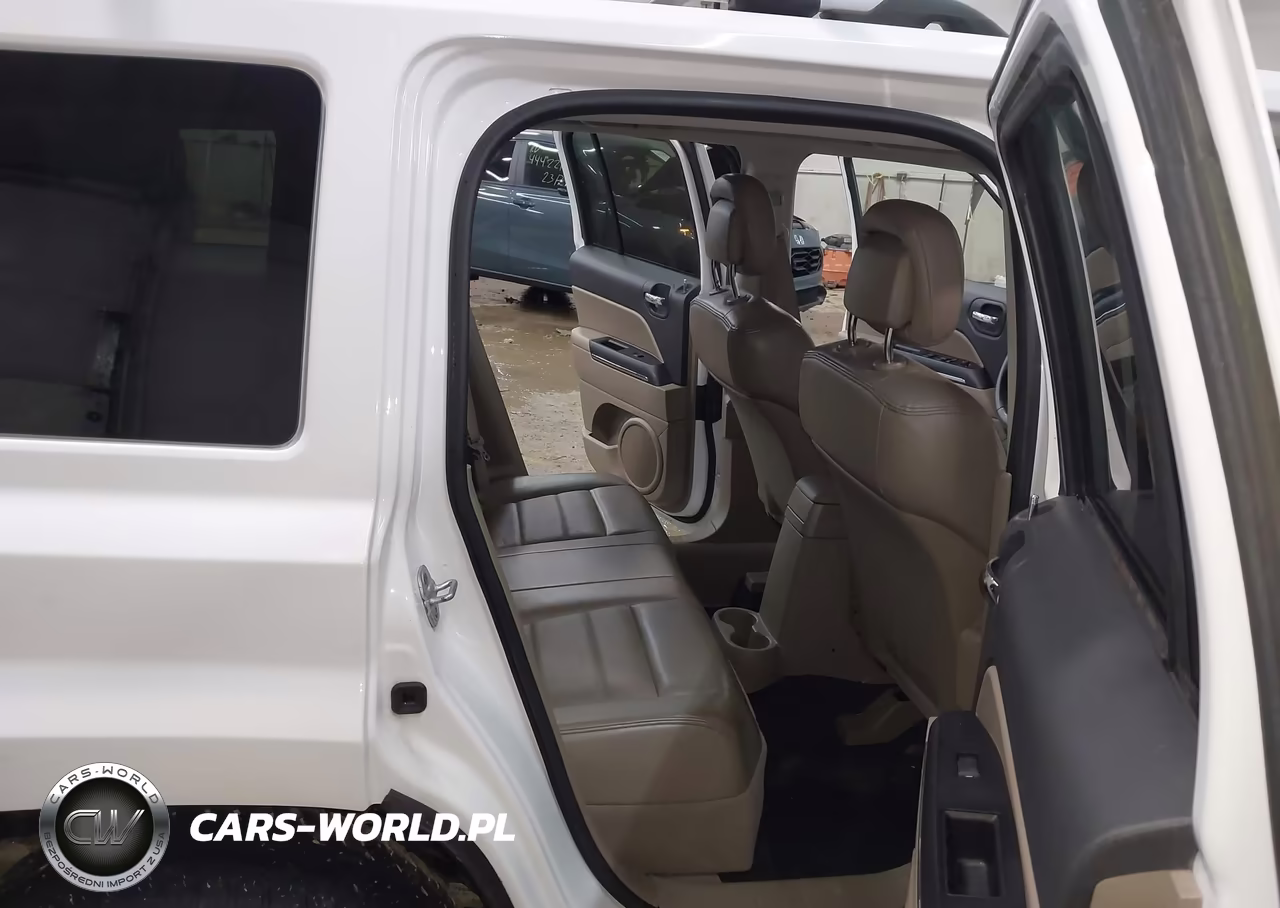 2011 Jeep Patriot Latitude X VIN:1J4NF4GB8BD282204 - 8