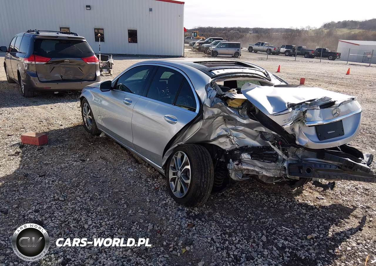 2015 Mercedes-Benz C 300 VIN:55SWF4JB4FU061635 - 3