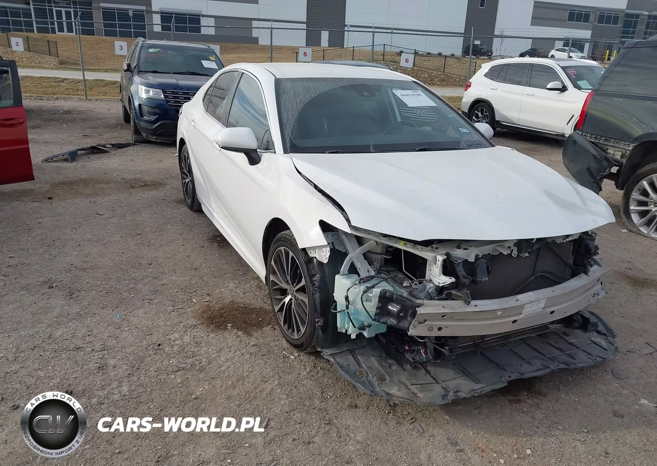 2020 Toyota Camry Se – zdjęcie 1 z 17