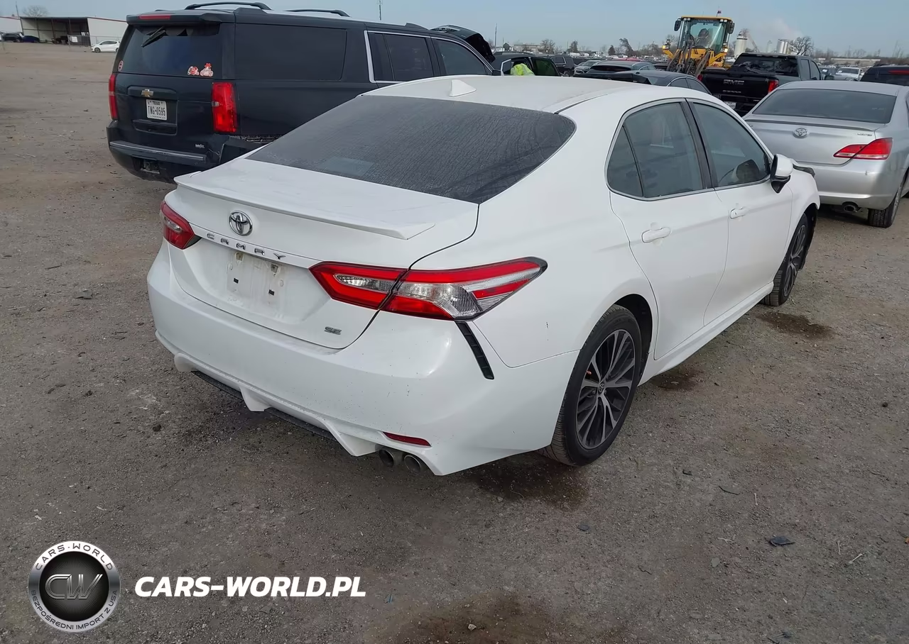 2020 Toyota Camry Se VIN:4T1G11AK6LU359606 - 4