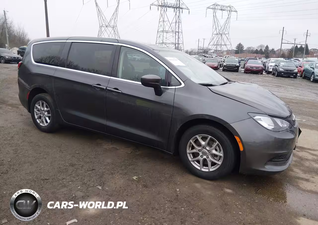 2022 Chrysler Voyager Lx