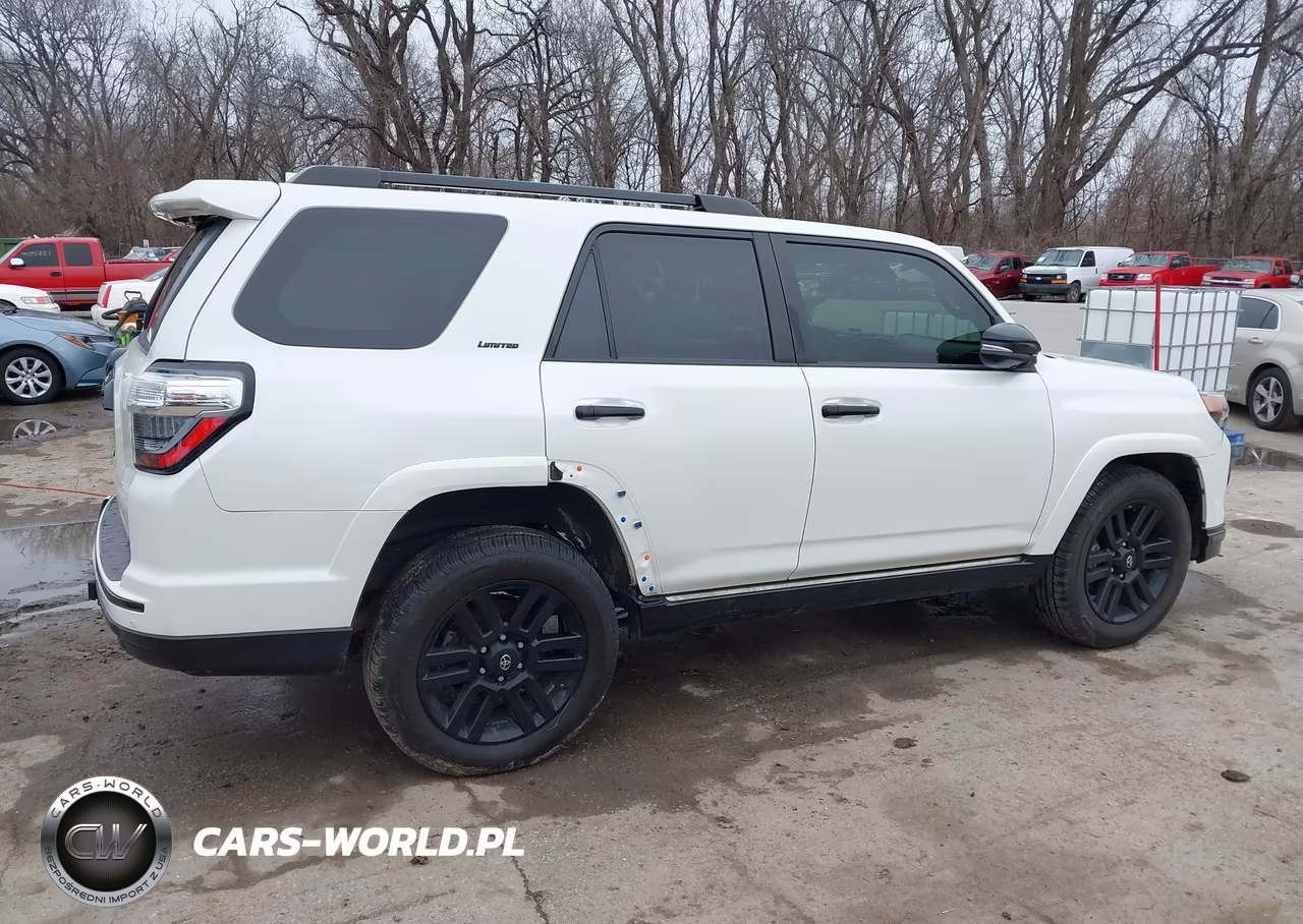 2021 Toyota 4Runner Nightshade Special Edition VIN:JTEJU5JRXM5961681 - 14