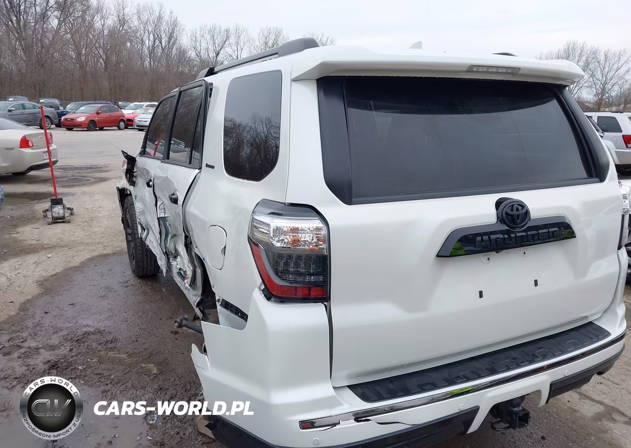 2021 Toyota 4Runner Nightshade Special Edition VIN:JTEJU5JRXM5961681 - 18