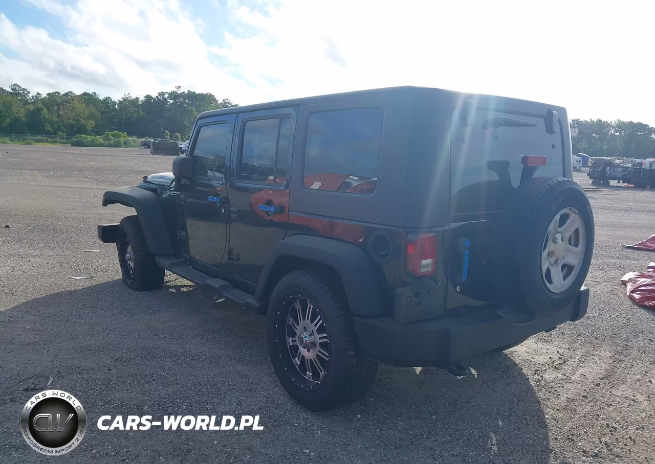 2010 Jeep Wrangler Unlimited Sport VIN:1J4BB3H16AL186607 - 3