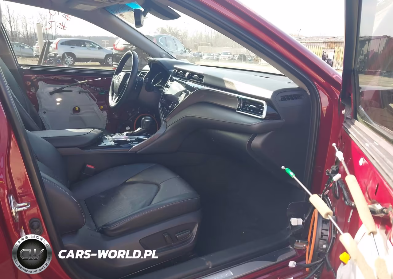 2018 Toyota Camry Xse VIN:4T1B61HK3JU670781 - 5