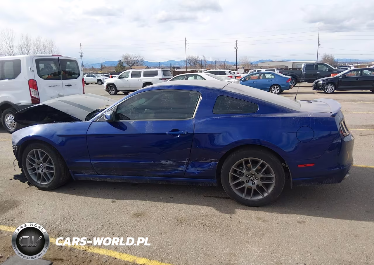 2014 Ford Mustang V6 Premium VIN:1ZVBP8AMXE5275063 - 15