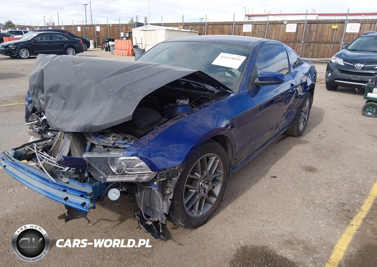 2014 Ford Mustang V6 Premium VIN:1ZVBP8AMXE5275063 - 2