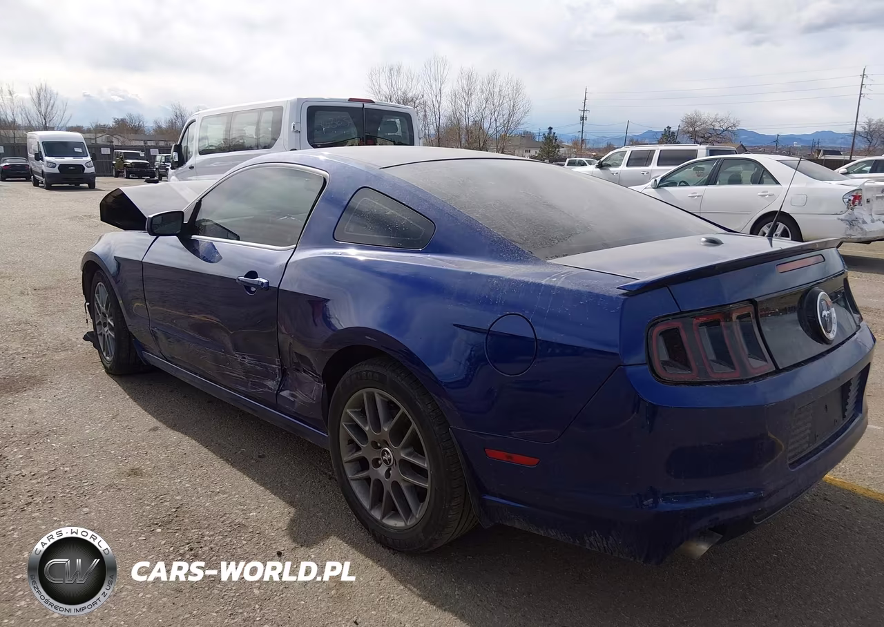 2014 Ford Mustang V6 Premium VIN:1ZVBP8AMXE5275063 - 3