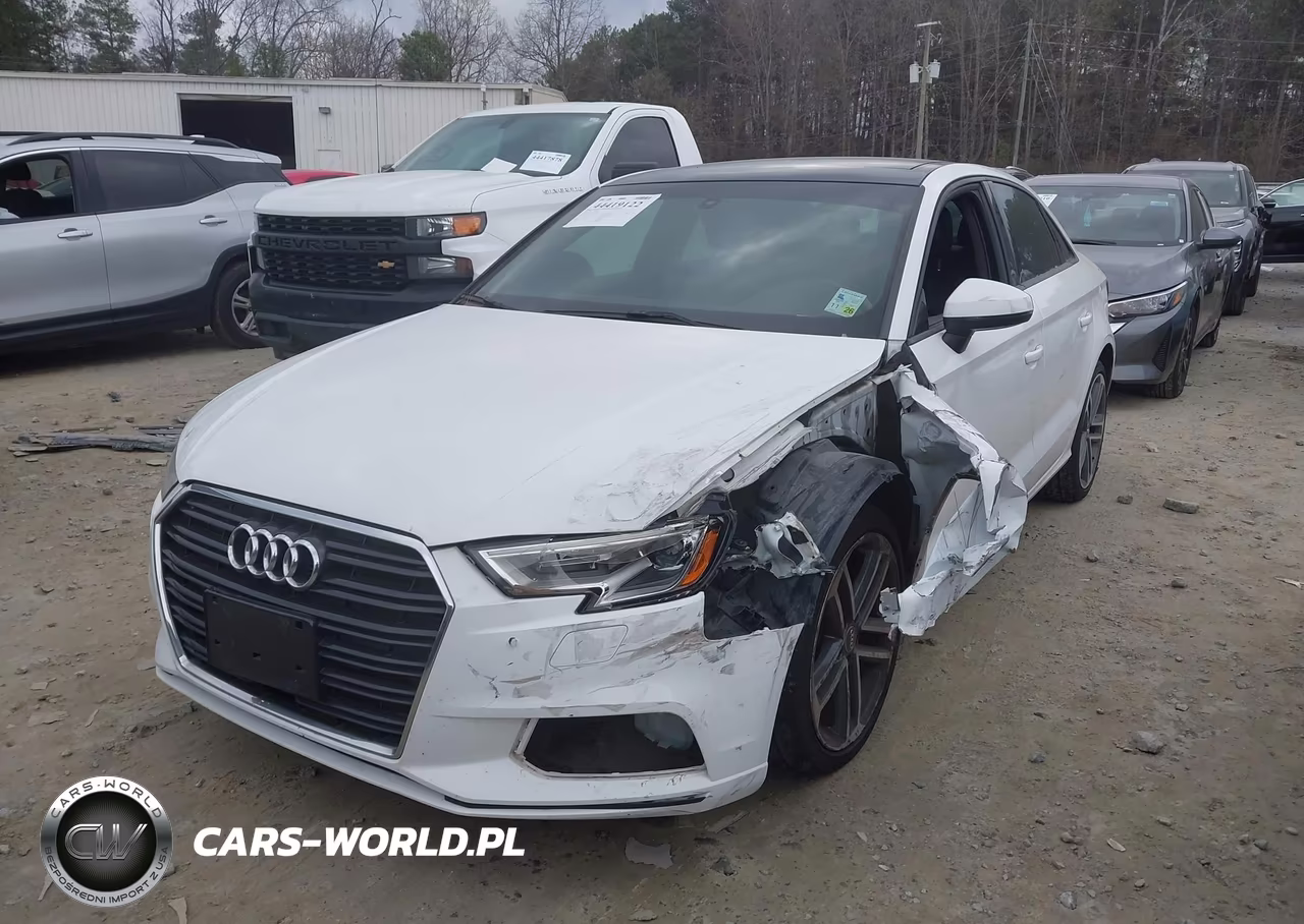 2017 Audi A3 2.0T Premium VIN:WAUAUGFF1H1033833 - 2