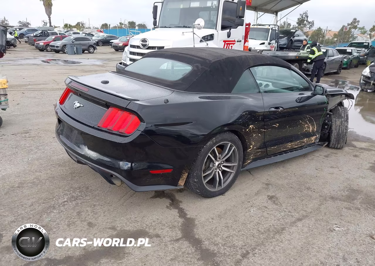 2017 Ford Mustang Ecoboost Premium VIN:1FATP8UH3H5292996 - 4