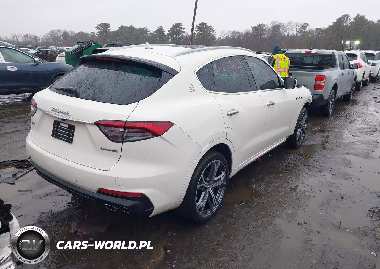 2021 Maserati Levante S VIN:ZN661YUA9MX372103 - 4