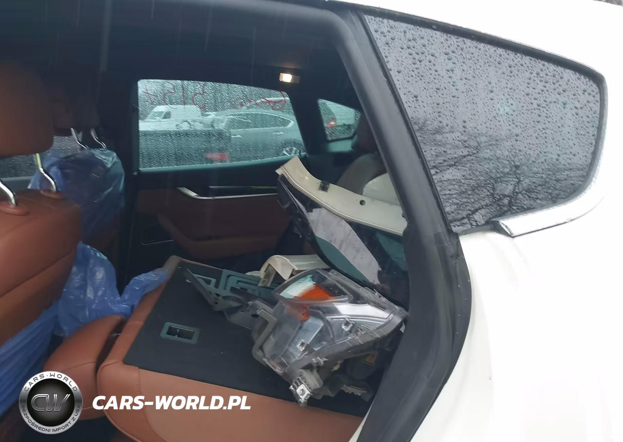 2021 Maserati Levante S VIN:ZN661YUA9MX372103 - 8