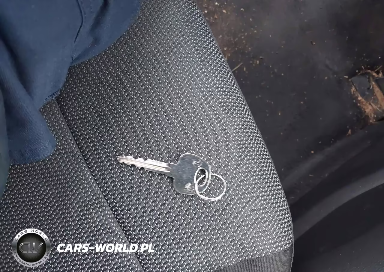 2018 Kia Forte Lx VIN:3KPFK4A78JE182899 - 11