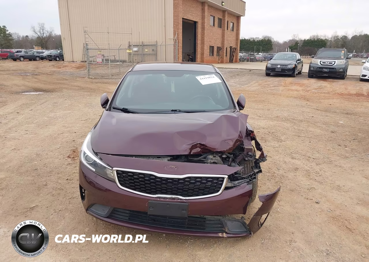2018 Kia Forte Lx VIN:3KPFK4A78JE182899 - 12