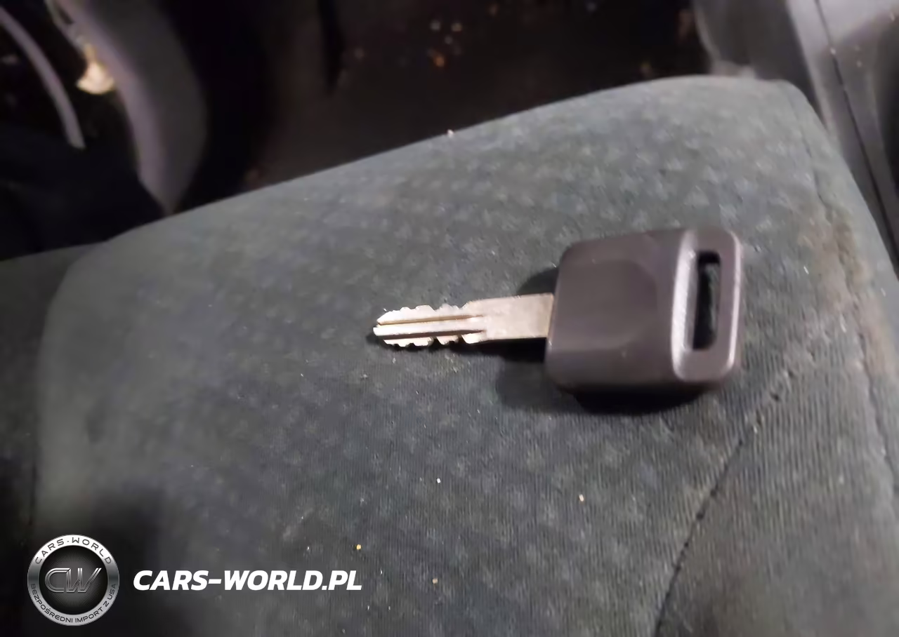 2011 Nissan Versa 1.8S VIN:3N1BC1CP6BL433359 - 11