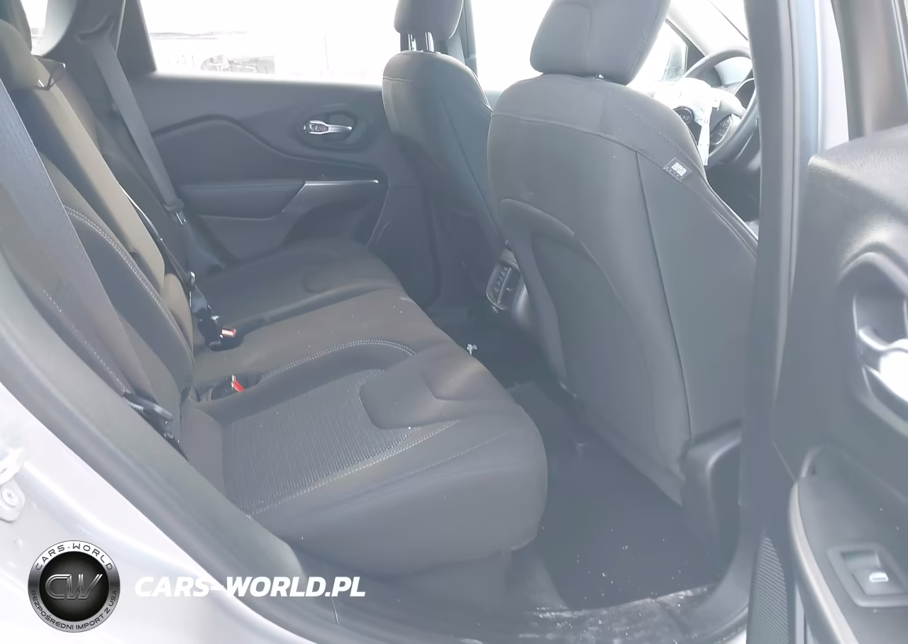 2021 Jeep Cherokee Latitude 4X4 VIN:1C4PJMCB5MD242717 - 8