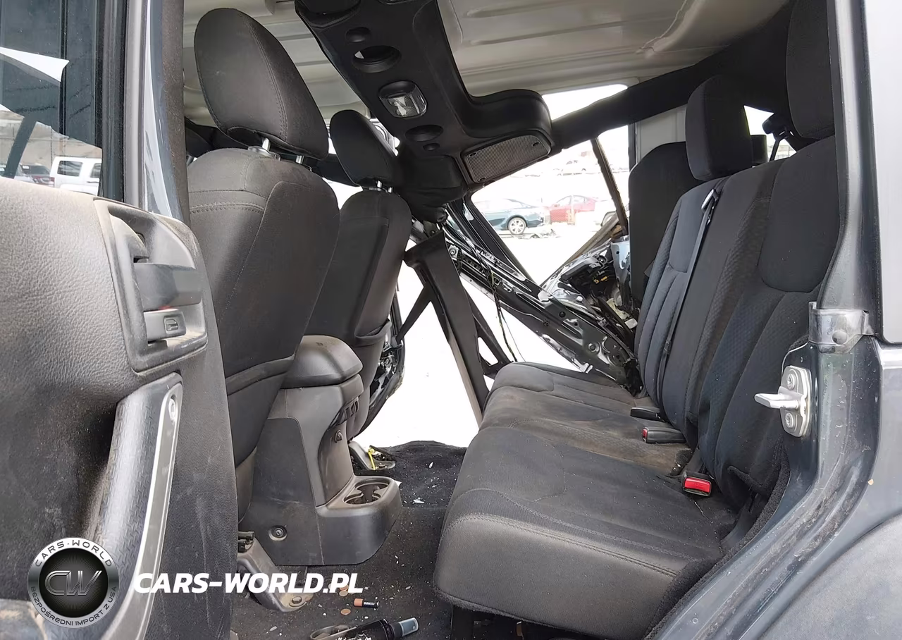 2016 Jeep Wrangler Unlimited Sport VIN:1C4BJWDG8GL341543 - 8