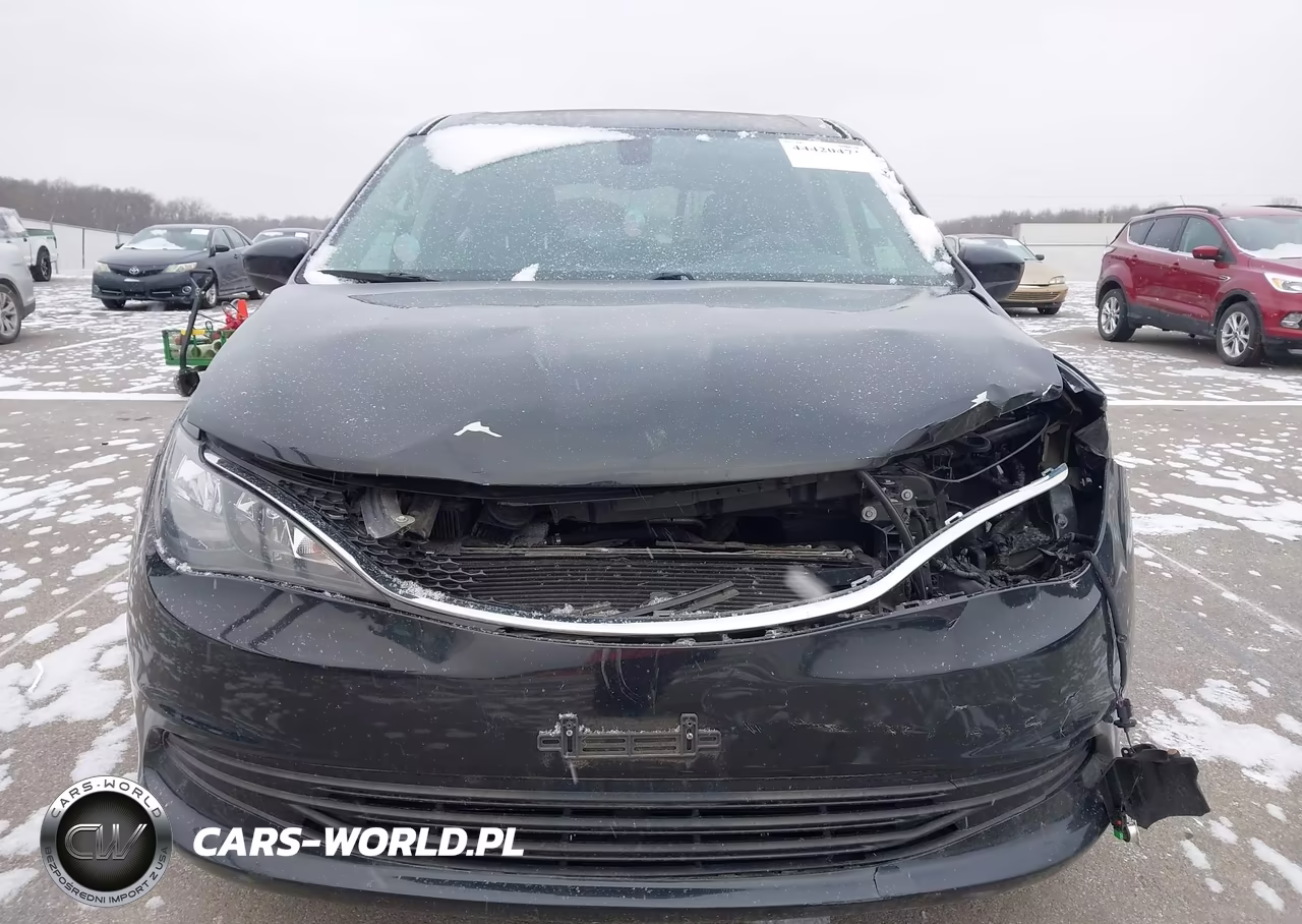 2017 Chrysler Pacifica Touring VIN:2C4RC1DG8HR621094 - 12