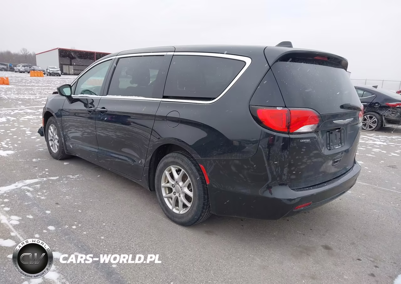2017 Chrysler Pacifica Touring VIN:2C4RC1DG8HR621094 - 3