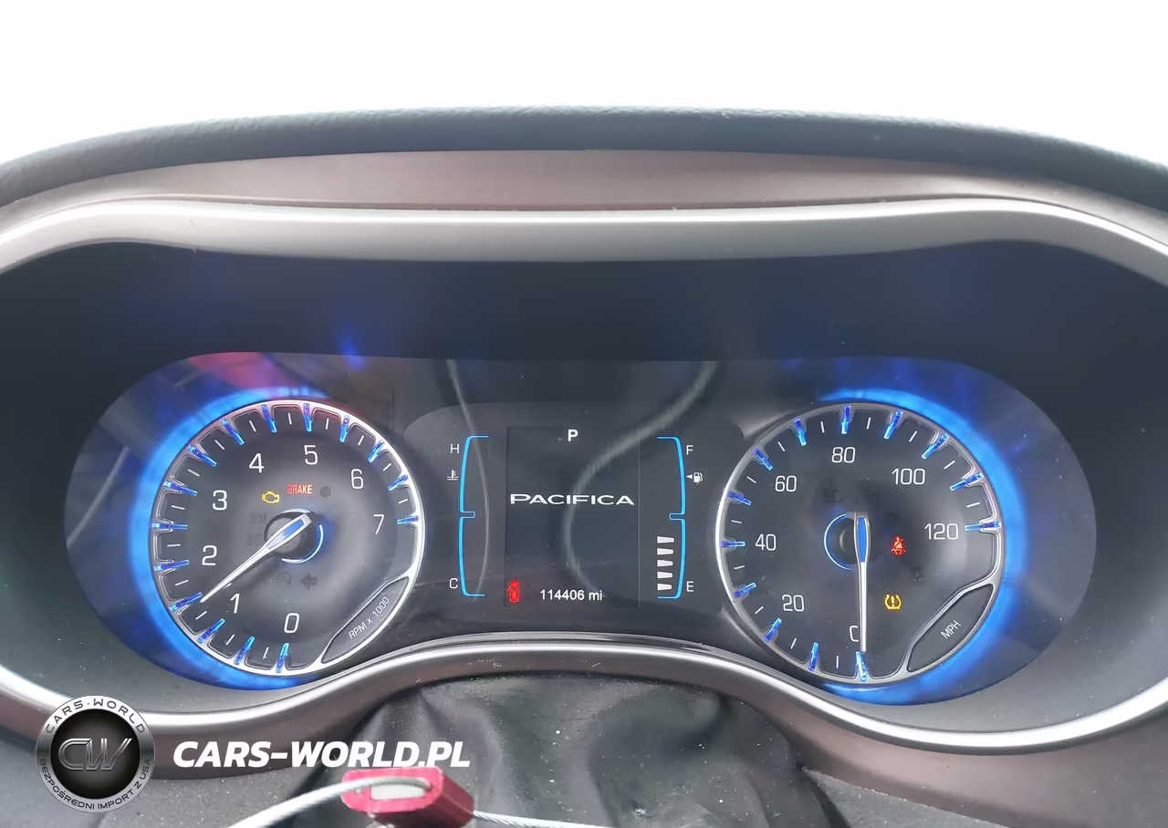 2017 Chrysler Pacifica Touring VIN:2C4RC1DG8HR621094 - 7