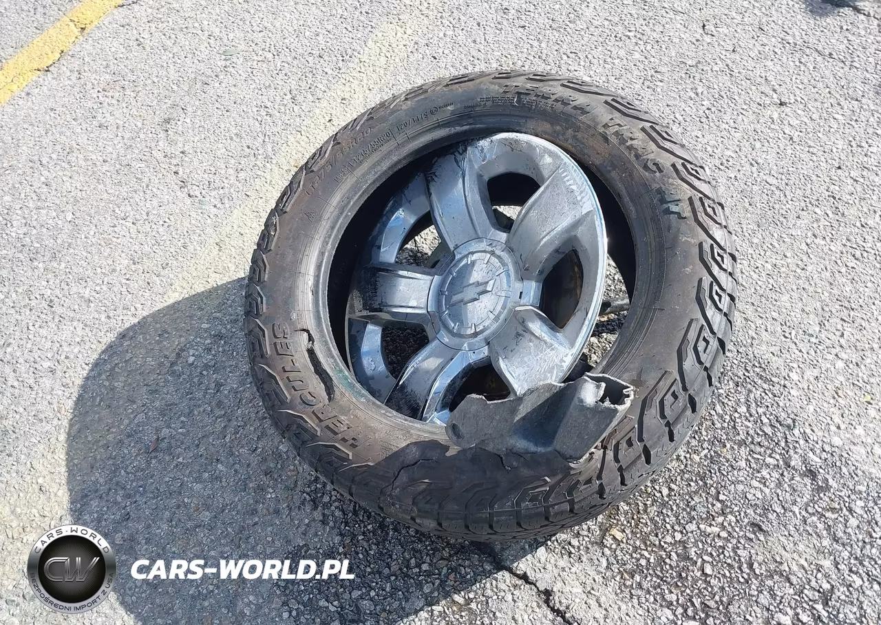 2018 Chevrolet Tahoe Premier VIN:1GNSKCKC4JR348593 - 12